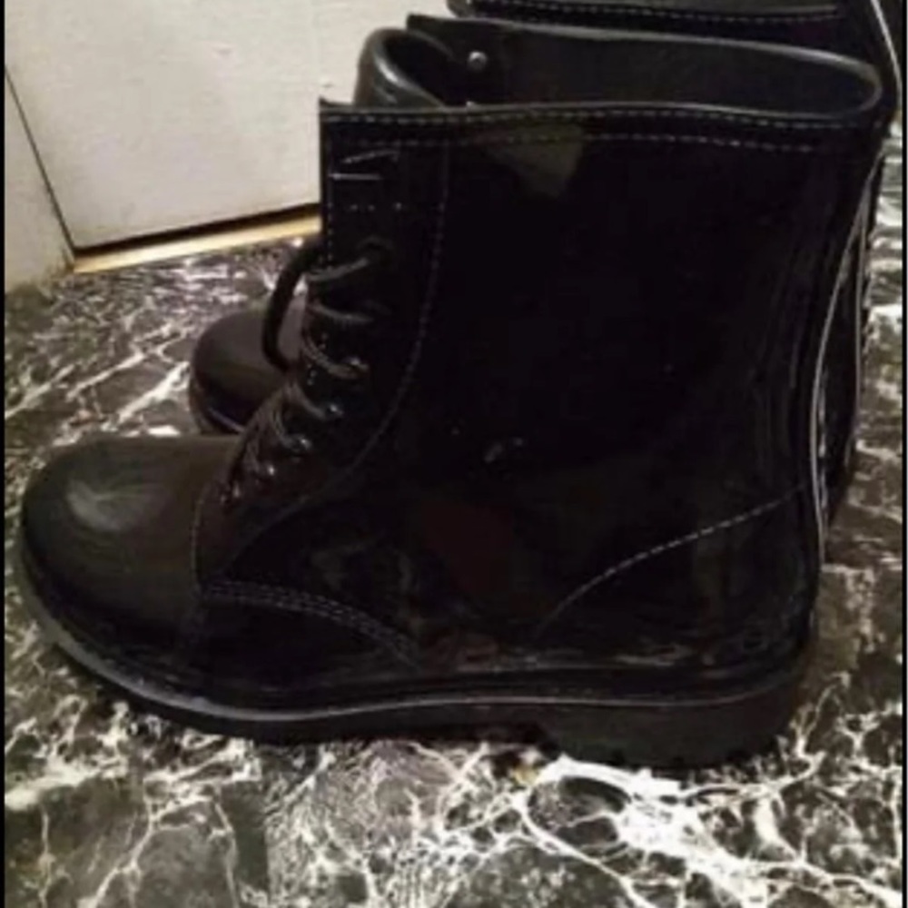 Micheal kor boots